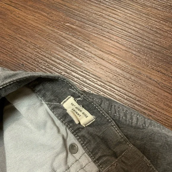Madewell 10” High Rise Skinny Corduroy Pants - Picture 5 of 8
